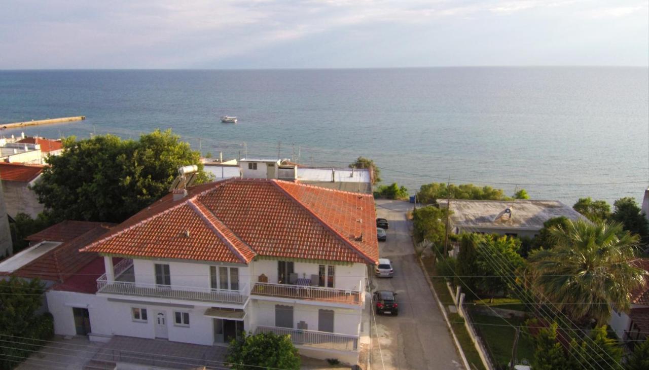 Seaside Apartments Nea Iraklia Exterior photo