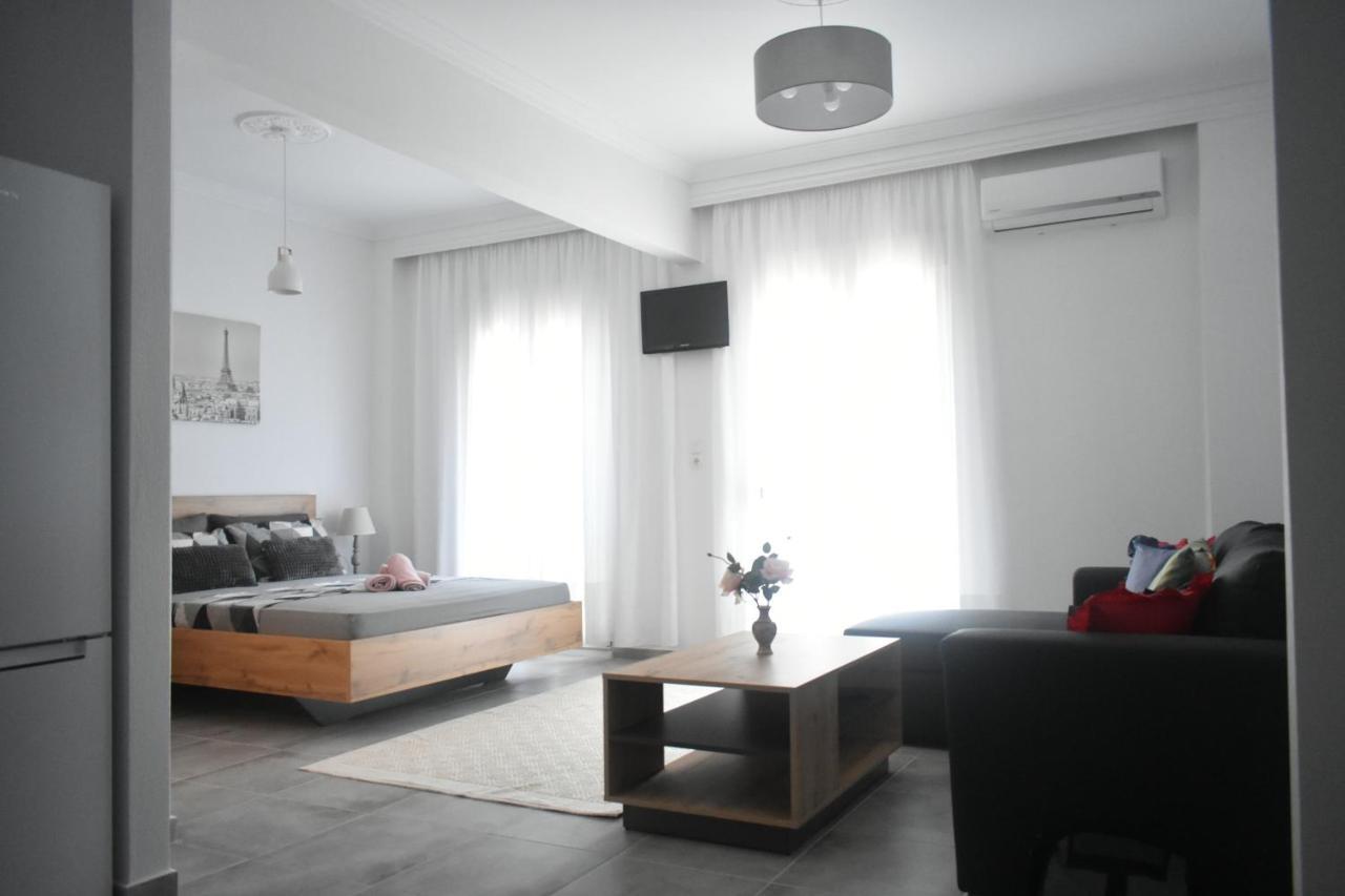 Seaside Apartments Nea Iraklia Exterior photo