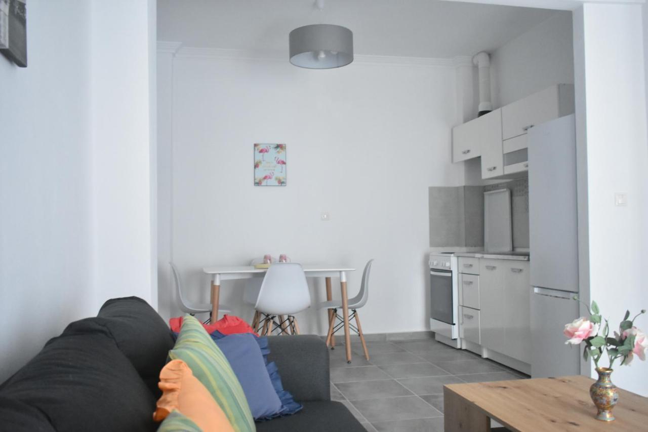 Seaside Apartments Nea Iraklia Exterior photo