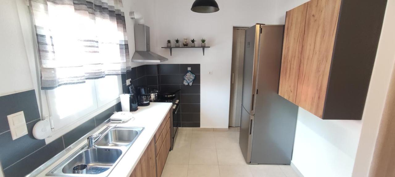 Seaside Apartments Nea Iraklia Exterior photo