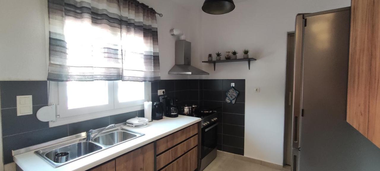 Seaside Apartments Nea Iraklia Exterior photo