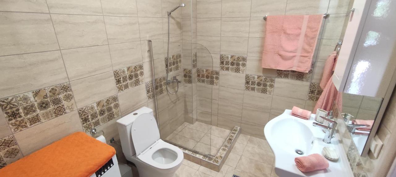 Seaside Apartments Nea Iraklia Exterior photo
